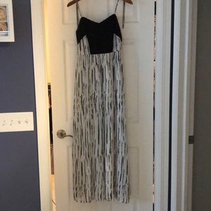 Maxi black and white